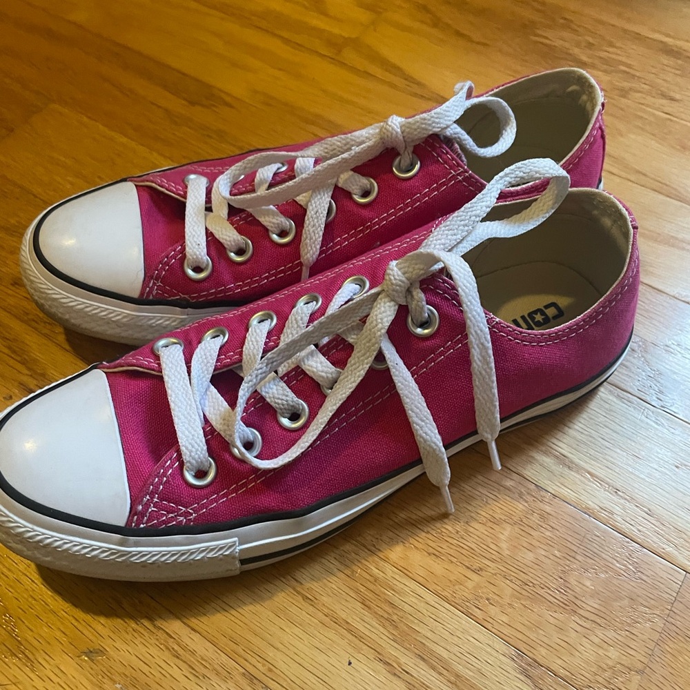 Converse women’s  Fuchsia Canvas Sneakers